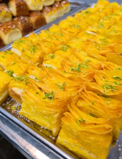شیرینی هزارلا